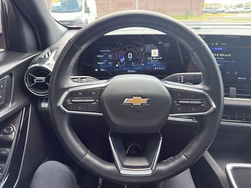 Used 2025 Chevrolet Equinox LT FWD image 21