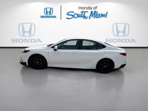 Used 2026 Toyota Camry SE FWD image 4