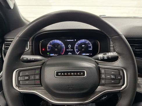 Used 2024 Jeep Wagoneer L Series II w/ Flexible Seating Group image 14