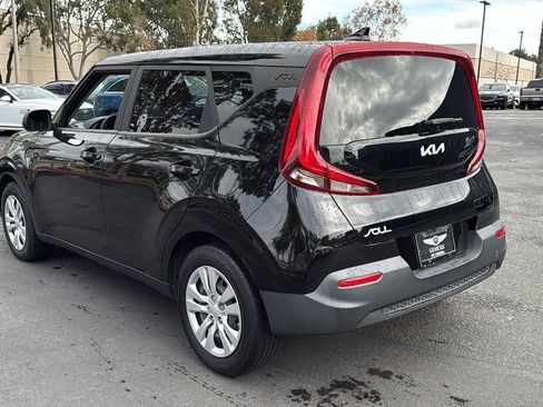 Used 2022 Kia Soul LX image 5