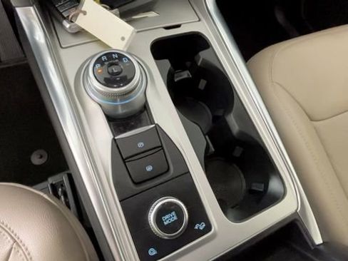 Used 2023 Ford Explorer Limited w/ Hybrid Equipment Group 310A AWD/4WD image 28