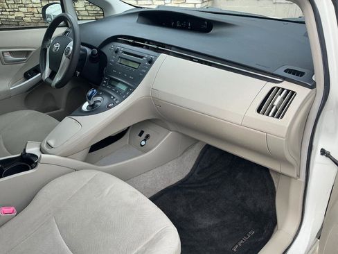 Used 2010 Toyota Prius Five image 9