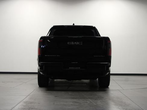 Used 2025 GMC Sierra EV Denali AWD/4WD image 5