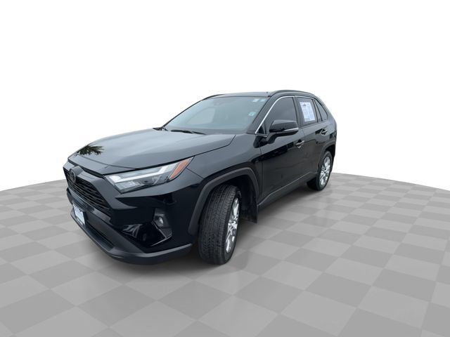 Used 2025 Toyota RAV4 XLE Premium w/ Weather Package AWD/4WD image 4