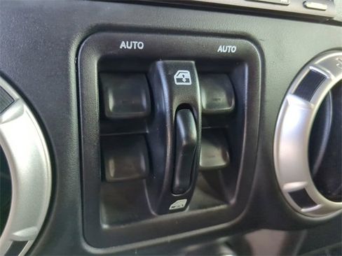 Used 2017 Jeep Wrangler Unlimited Sahara w/ Connectivity Group image 20