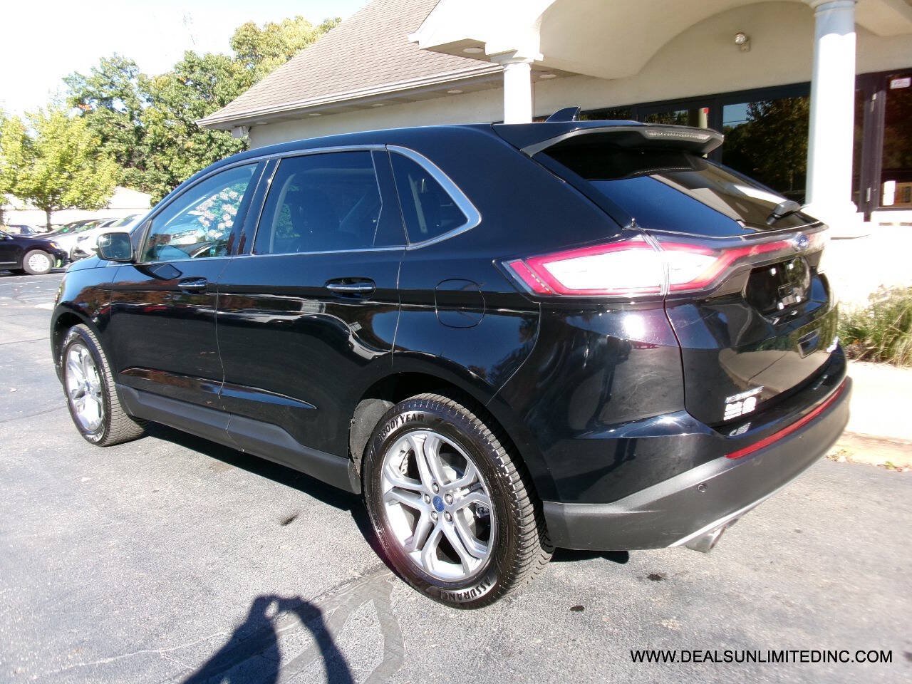 Used 2016 Ford Edge Titanium AWD/4WD image 4