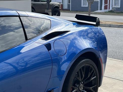 Used 2015 Chevrolet Corvette Z06 w/ 2LZ Preferred Equipment Group image 11