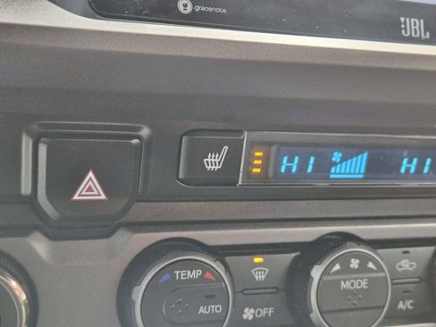 Used 2023 Toyota Tacoma TRD Off-Road w/ TRD Premium Off Road Package image 31