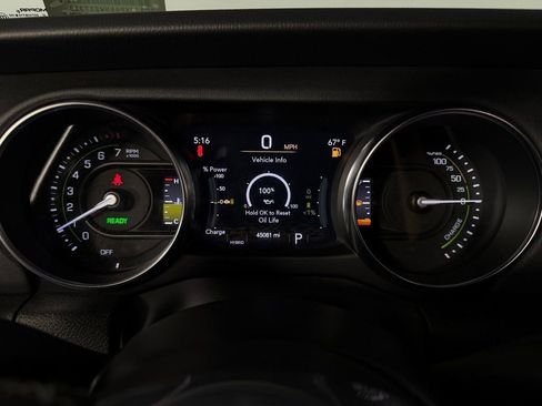 Used 2022 Jeep Wrangler Unlimited Sahara AWD/4WD image 16