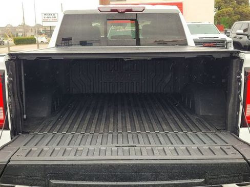 Used 2021 GMC Sierra 1500 AT4 w/ AT4 Value Package AWD/4WD image 10