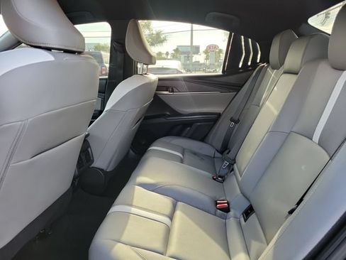 Used 2025 Toyota Camry SE w/ Convenience Package FWD image 11
