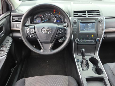 Used 2015 Toyota Camry XLE image 14