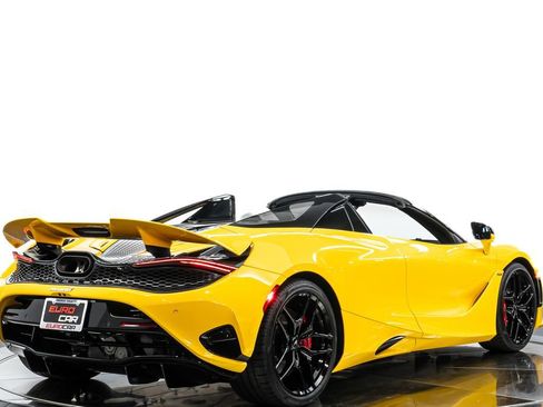 Used 2024 McLaren 750S Spider image 6