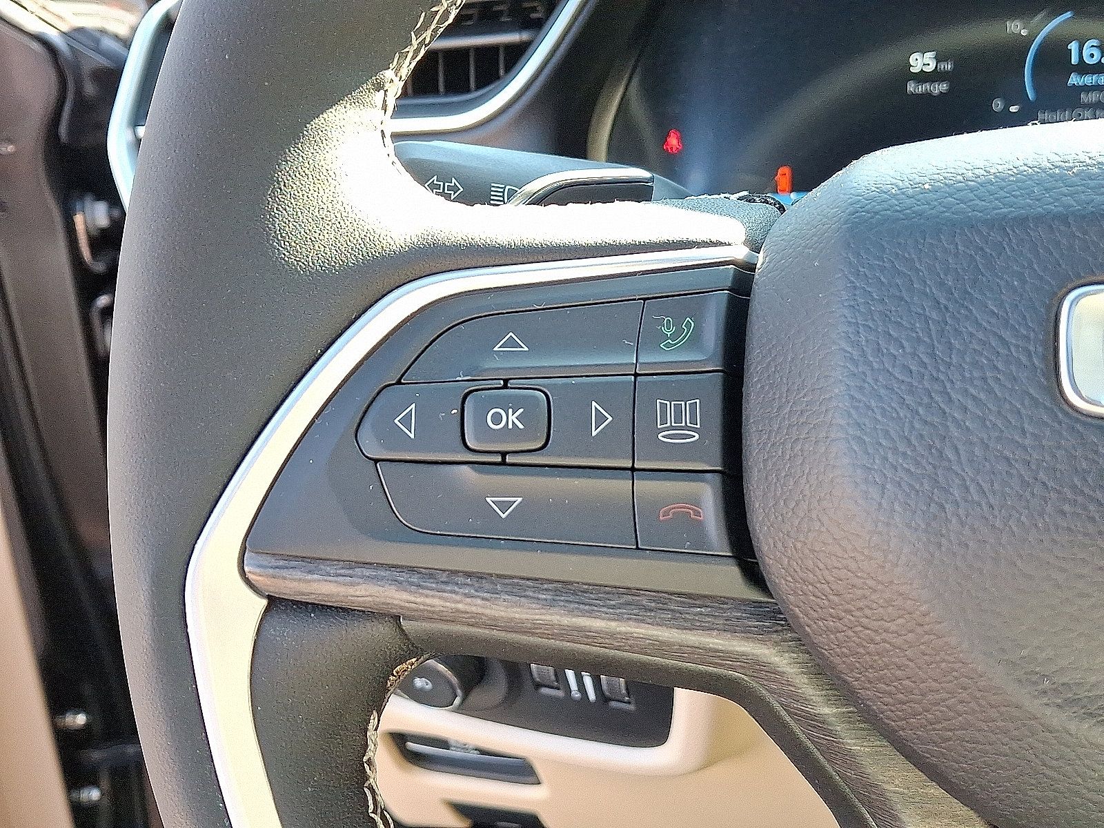 Certified 2023 Jeep Grand Cherokee Limited AWD/4WD image 23