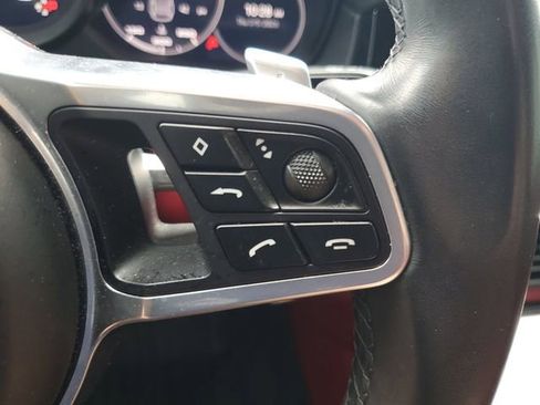 Used 2022 Porsche Cayenne Platinum Edition image 24
