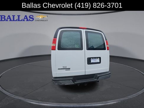 Used 2014 Chevrolet Express 2500 RWD image 8