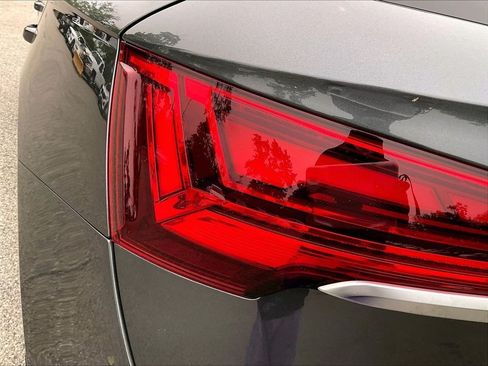 Used 2023 Audi Q5 2.0T Premium Plus w/ Premium Plus Package AWD/4WD image 33