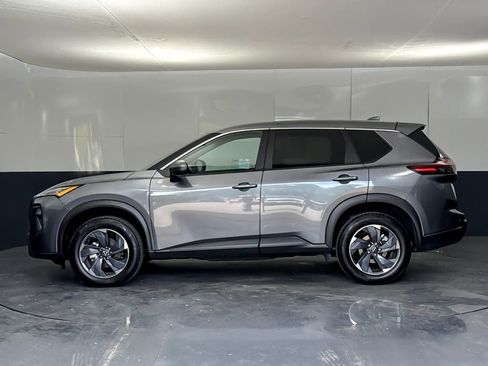 Used 2025 Nissan Rogue SV FWD image 6