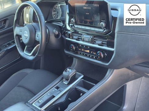 Certified 2024 Nissan Pathfinder SV image 12