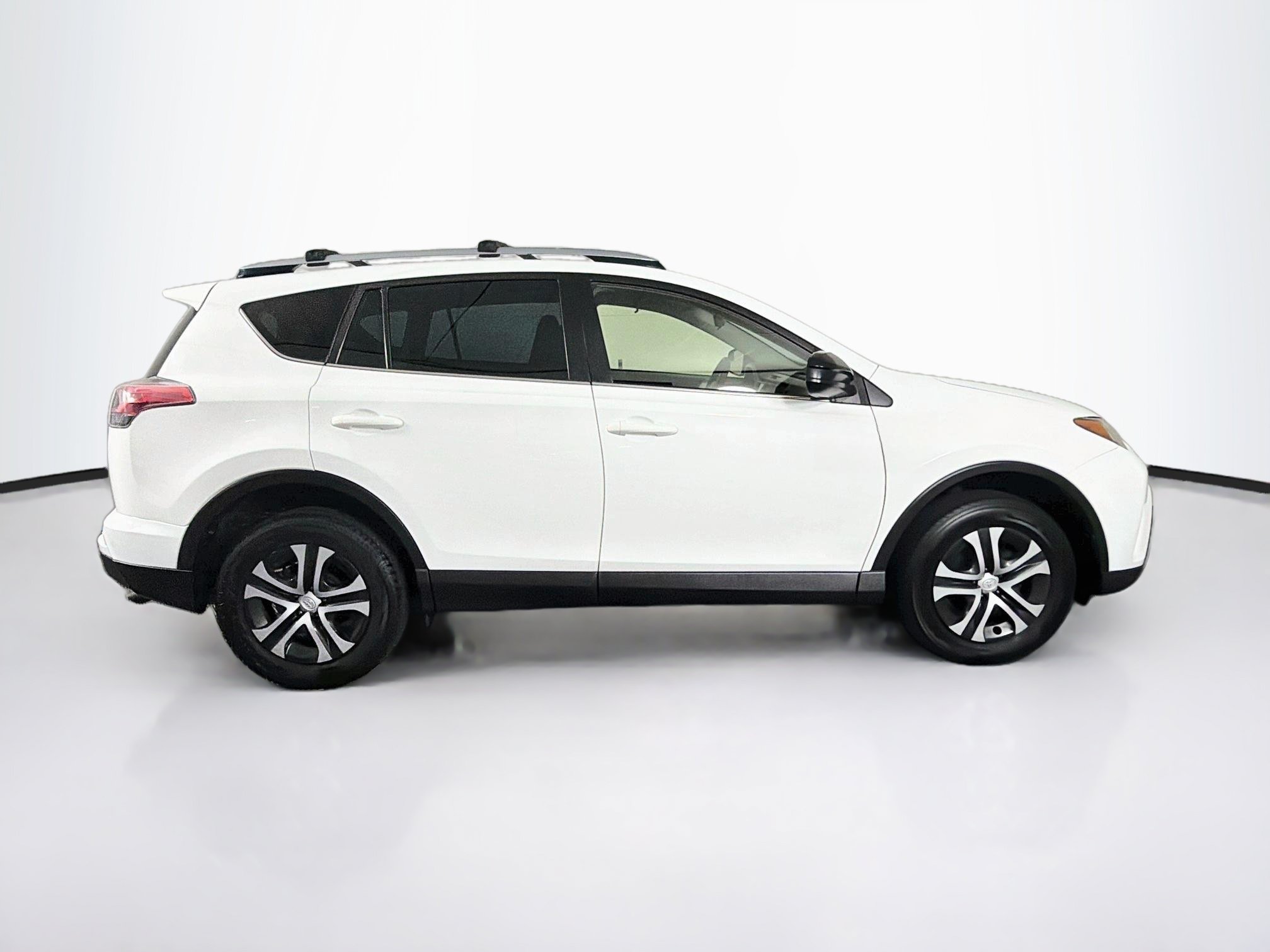 Used 2018 Toyota RAV4 LE w/ All Weather Liner Package FWD image 10