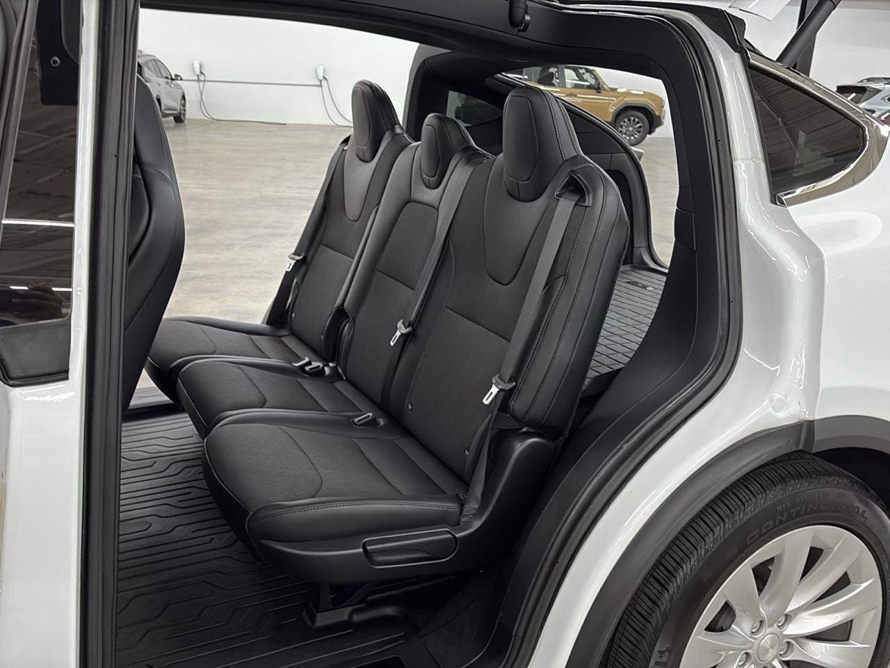 Used 2018 Tesla Model X 75D AWD/4WD image 16