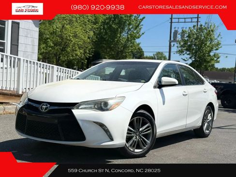 Used 2017 Toyota Camry SE FWD image 1