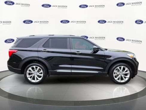 Certified 2022 Ford Explorer Platinum w/ Equipment Group 601A AWD/4WD image 6