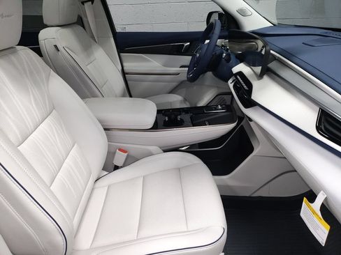 New 2026 Buick Enclave Avenir w/ Super Cruise Package AWD/4WD image 7