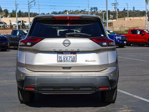 Used 2024 Nissan Rogue SL AWD/4WD image 24