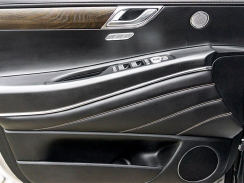 Used 2024 Genesis GV80 2.5T image 10