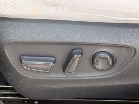 Used 2021 Toyota RAV4 XLE w/ XLE Grade Weather Package image 15