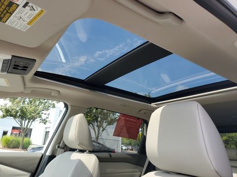 Certified 2025 Nissan Rogue SV w/ SV Premium Package FWD image 7
