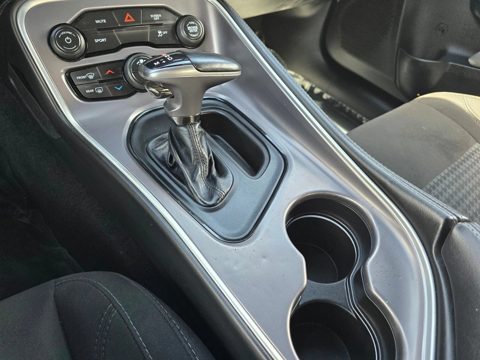 Used 2020 Dodge Challenger SXT RWD image 35