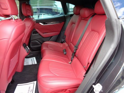 Used 2023 Maserati Levante GT AWD/4WD image 15