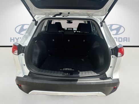 Used 2024 Toyota Corolla Cross LE w/ Moonroof Package FWD image 24