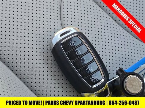 Used 2023 Hyundai Elantra Limited w/ Preferred Accessory Package image 29