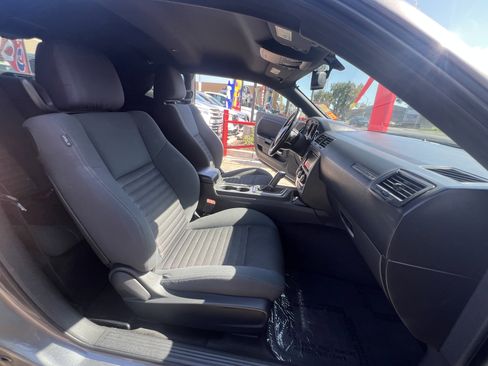 Used 2011 Dodge Challenger R/T image 31