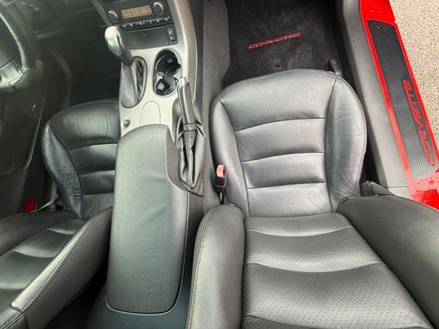 Used 2006 Chevrolet Corvette Base w/ Preferred Equipment Group image 44