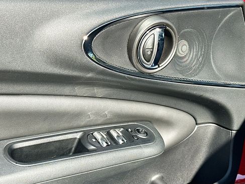 Used 2020 MINI Cooper Clubman S w/ Premium Package image 17