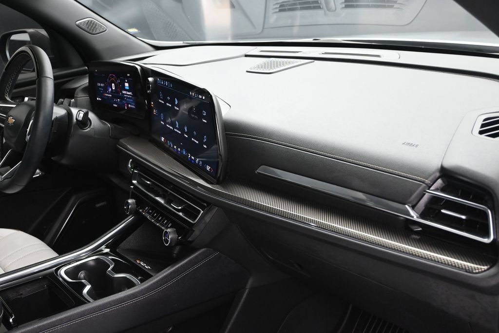 Used 2025 Chevrolet Traverse High Country w/ LPO, Floor Liner Package FWD image 23