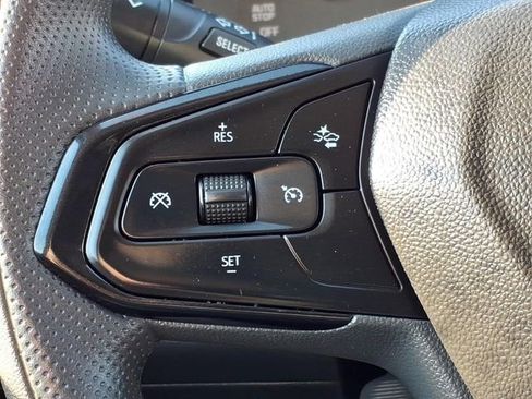 Used 2025 Chevrolet Trax LS w/ LS Convenience Package image 24