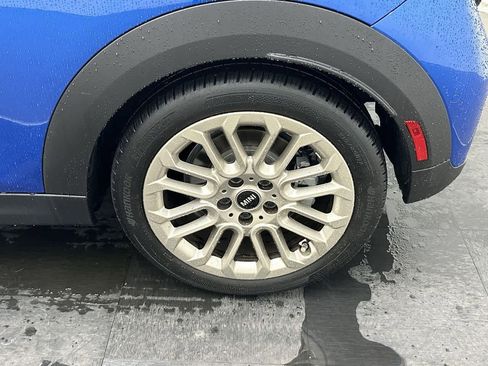 Certified 2025 MINI Cooper 2-Door Hardtop image 25