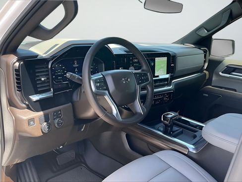 Used 2025 Chevrolet Silverado 1500 RST RWD image 14