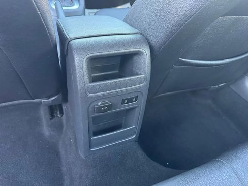 Used 2011 Volkswagen Jetta SE image 23