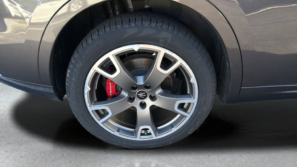 Certified 2023 Maserati Levante GT AWD/4WD image 14