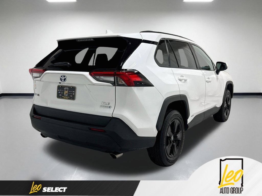 Used 2022 Toyota RAV4 XLE w/ XLE Grade Weather Package AWD/4WD image 8