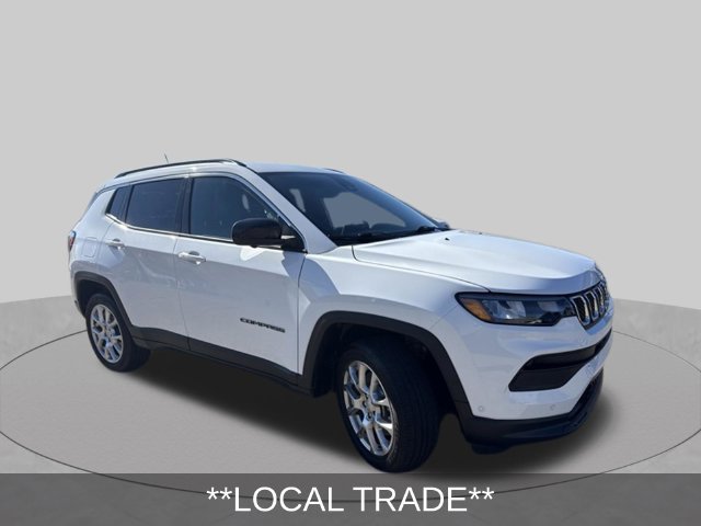 Used 2023 Jeep Compass Latitude AWD/4WD image 3