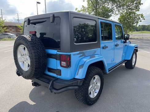 Used 2017 Jeep Wrangler Unlimited Sahara AWD/4WD image 5
