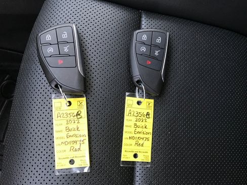 Used 2022 Buick Envision Essence w/ Technology Package I image 28