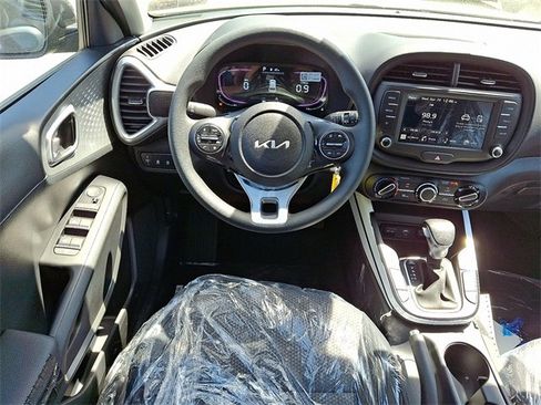 New 2025 Kia Soul LX w/ LX Technology Package image 7